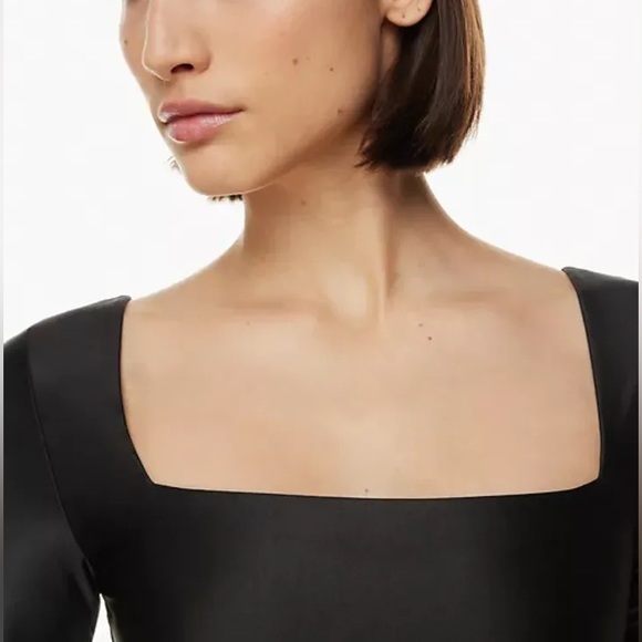 Bavarian Satinette Squareneck Longsleeve in Black size Small - Picture 3 of 3